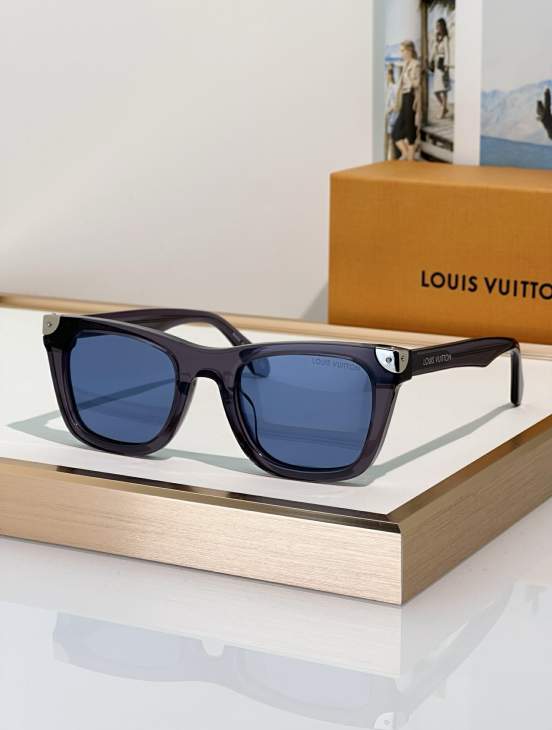 Picture of Louis Vuitton Sunglasses _SKUfw79279971fw